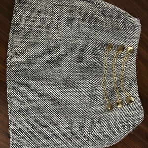 BCBGeneration skirt size 6–like new-quality, sexy,dangling gold chains attached